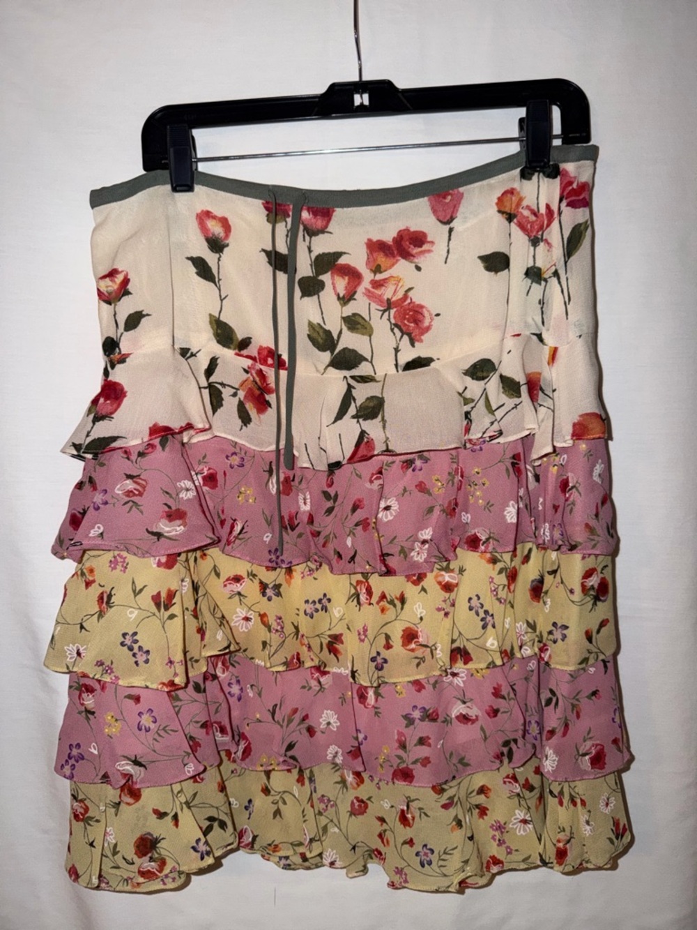 NWT Tommy Hilfiger Tiered Floral Ruffle Mini Skirt - Pink & Cream Sz6 - Picture 2 of 6